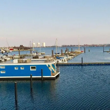 Antje Frieda Comfortable Botel *